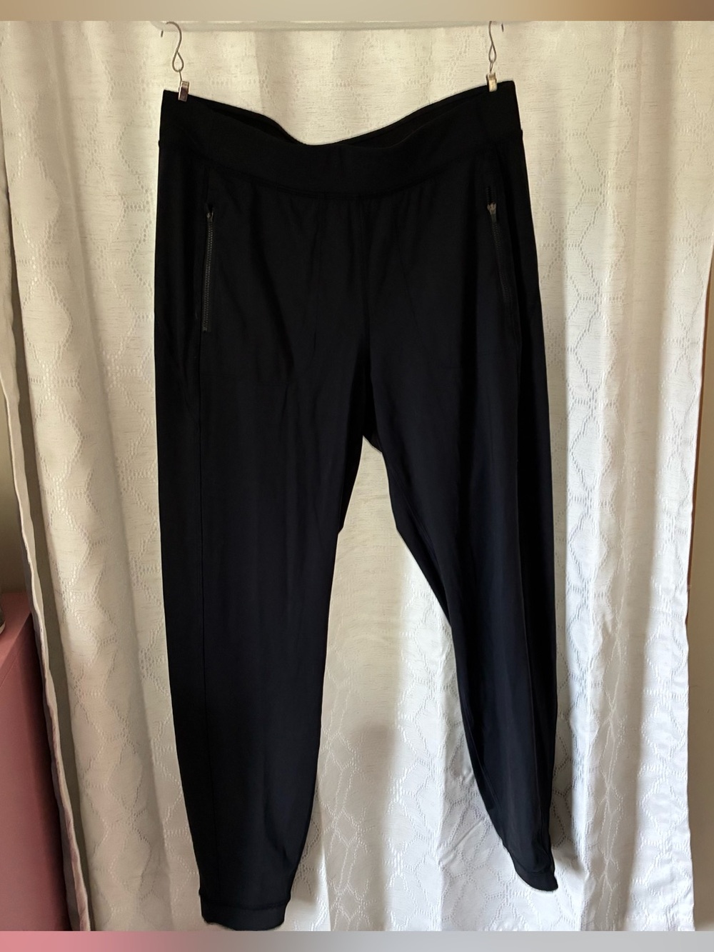 Athleta Black Pants / Joggers Medium Tall